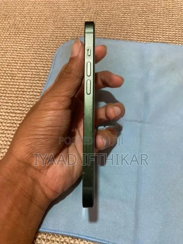 Apple iPhone 13 (Used)
