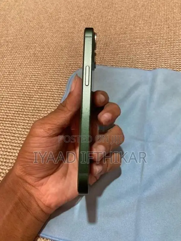 Apple iPhone 13 (Used)