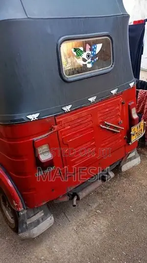 Bajaj RE 2011
