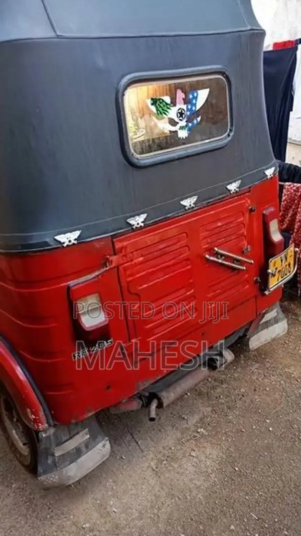 Bajaj RE 2011