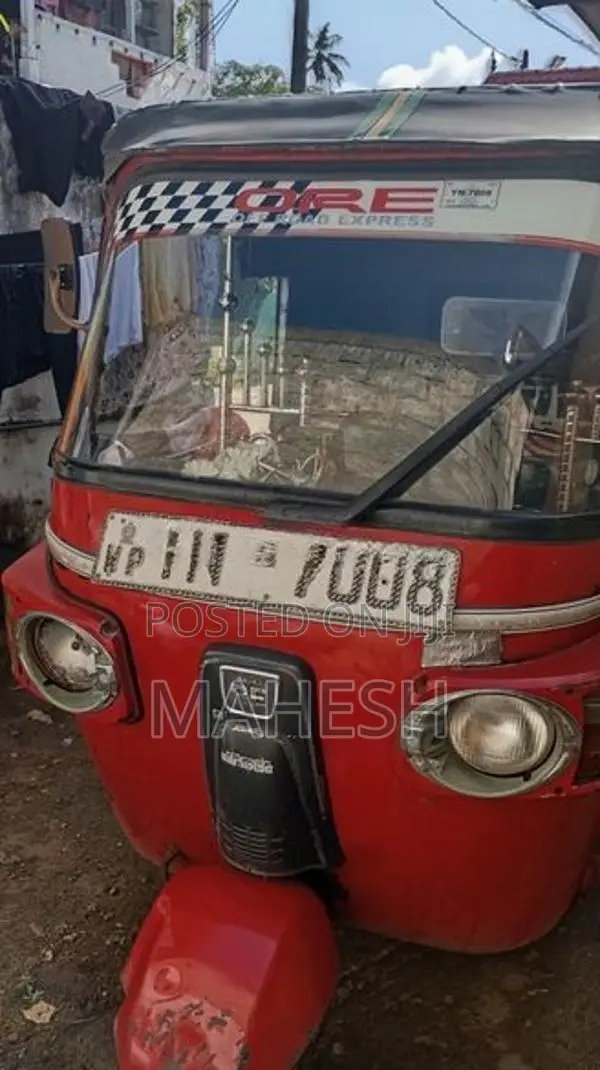 Bajaj RE 2011
