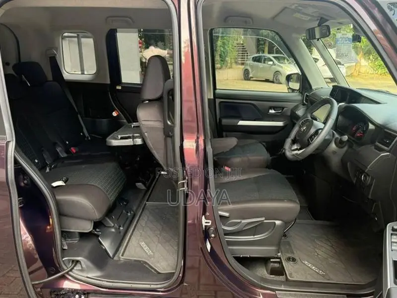 Toyota Roomy 2025