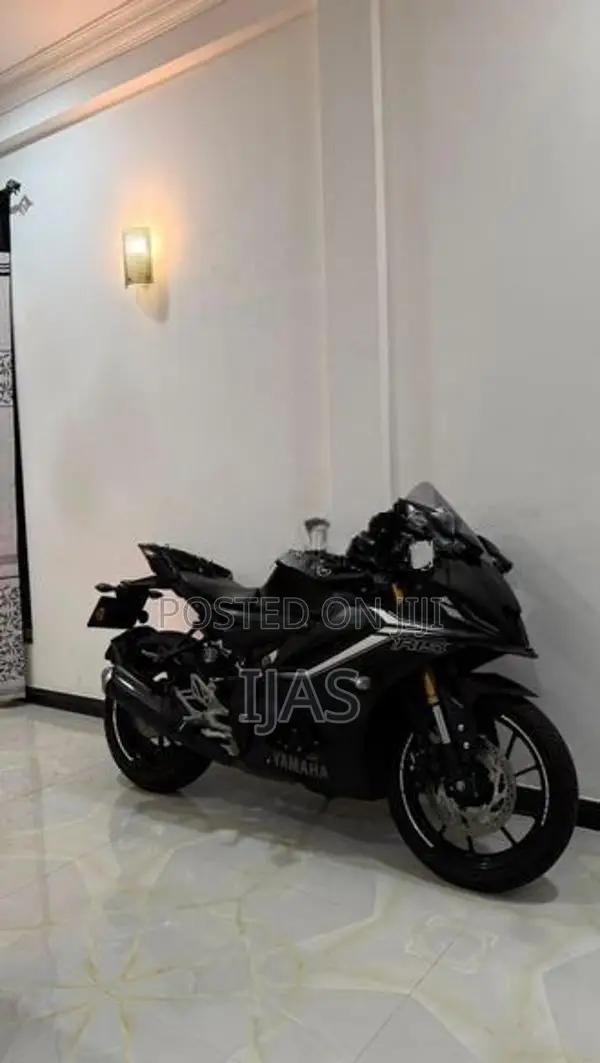 Yamaha R15 V4 2025