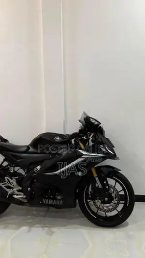 Yamaha R15 V4 2025