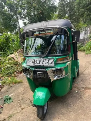 Bajaj RE 2016