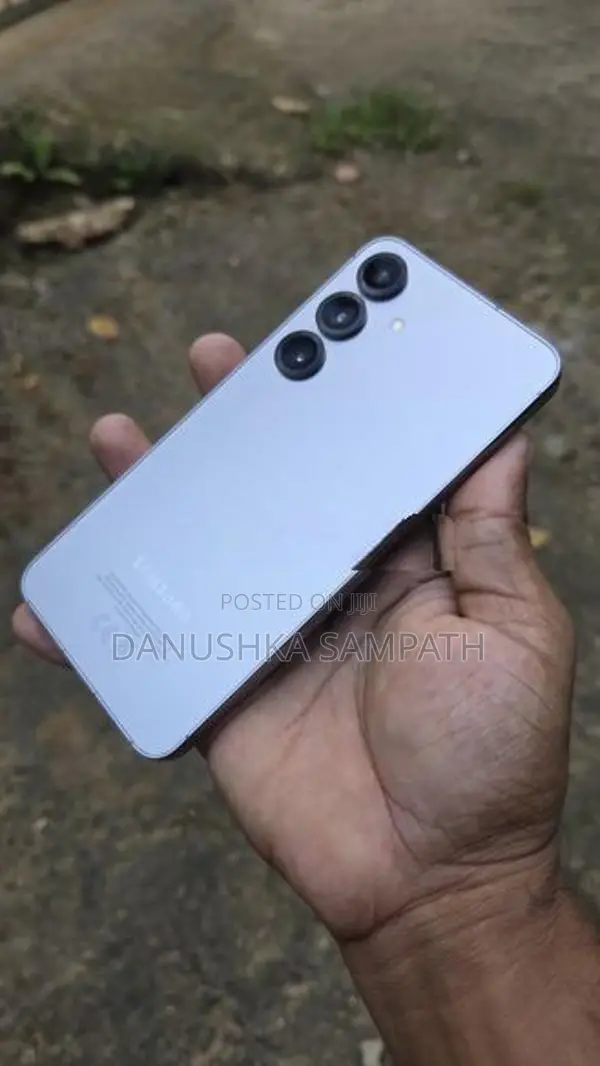 Samsung Galaxy S25 (Used)
