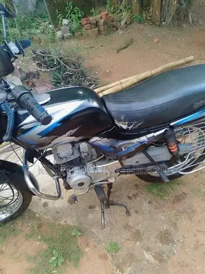 Bajaj CT100 2017