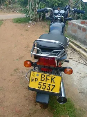 Bajaj CT100 2017