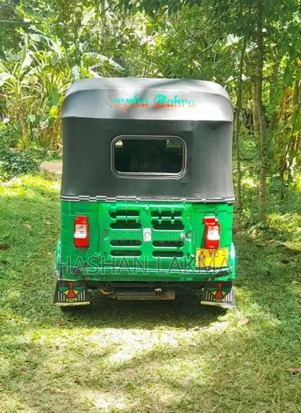 Bajaj RE 2011