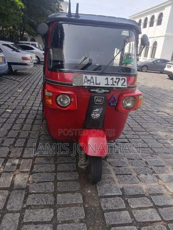 Bajaj RE 2013