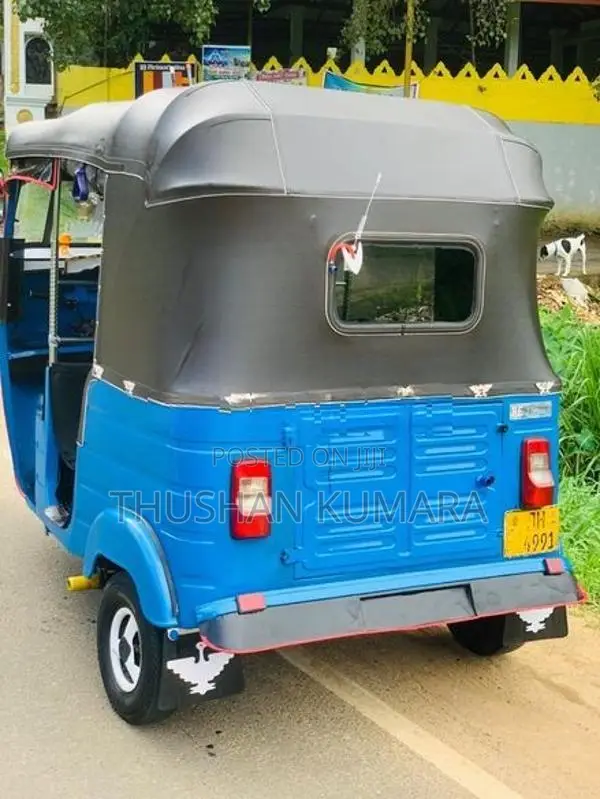 Bajaj RE 2004