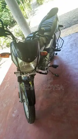 Bajaj CT100 2025