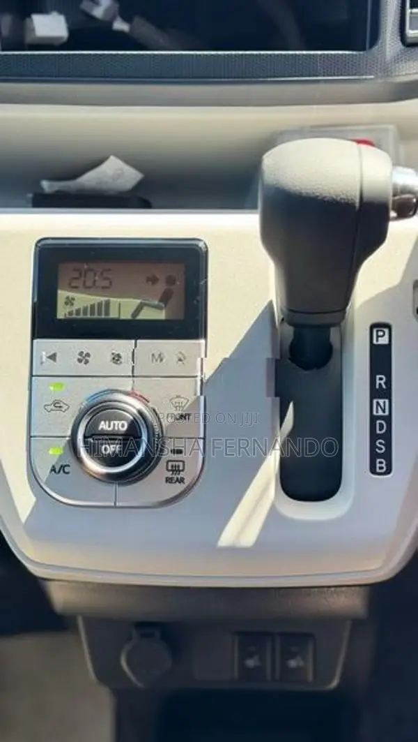 Daihatsu Mira 2026