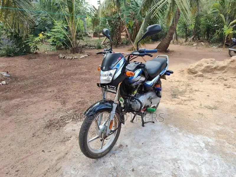 Bajaj CT100 2025