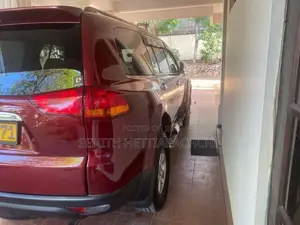 Mitsubishi Montero Sport 2012