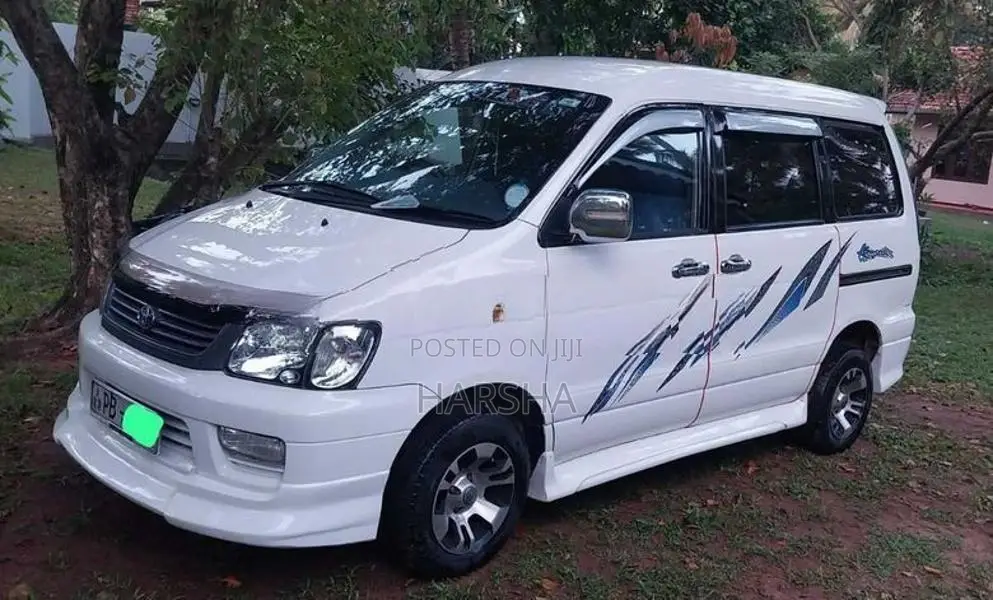 Toyota Noah 2003