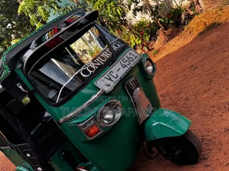 Bajaj RE 2010