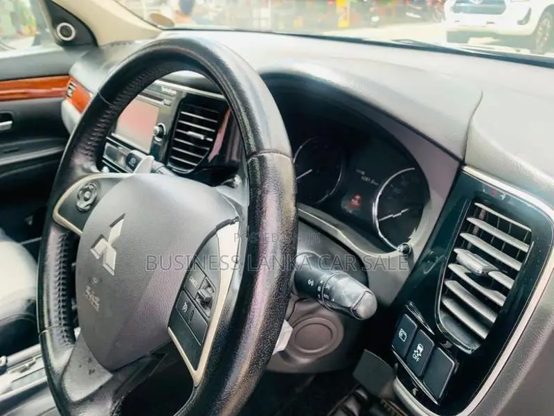 Mitsubishi Outlander 2014
