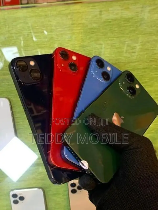 Apple iPhone 13 (Used)