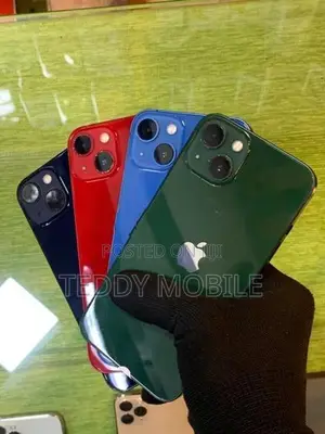Apple iPhone 13 (Used)
