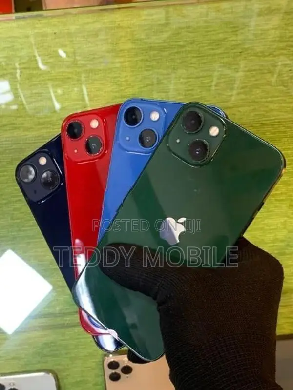 Apple iPhone 13 (Used)