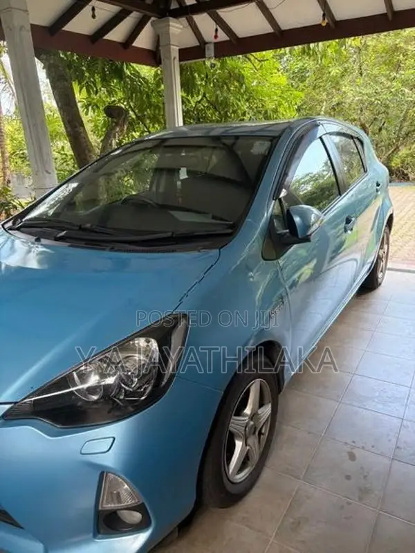 Toyota Aqua 2013