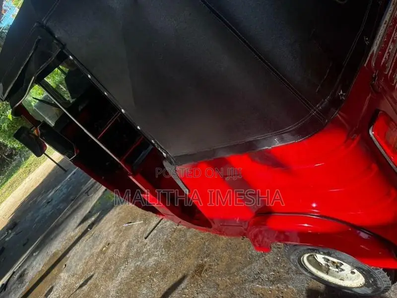 Bajaj RE 2015
