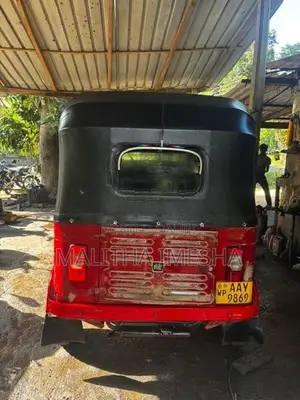 Bajaj RE 2015