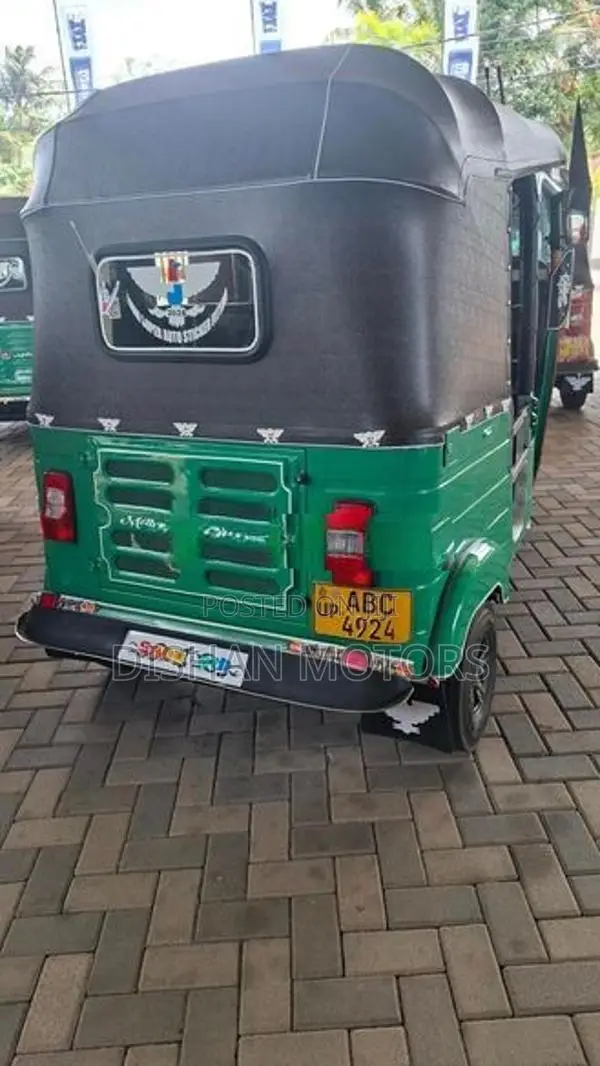 Bajaj RE 4 Stroke 2016
