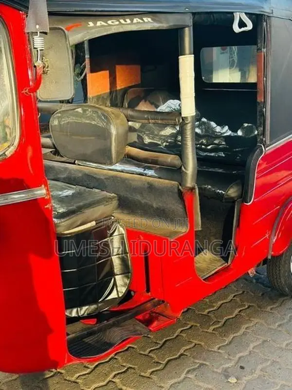 Bajaj RE 2005