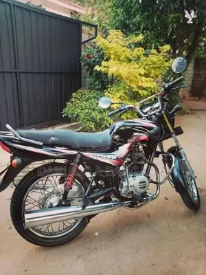 Bajaj CT100 2017
