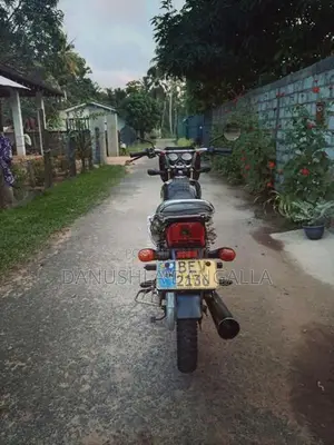 Bajaj CT100 2017