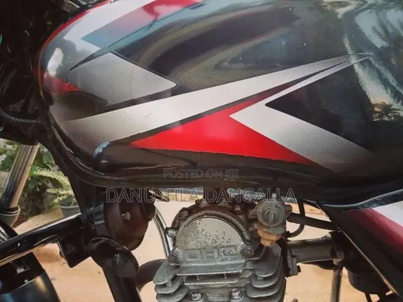 Bajaj CT100 2017
