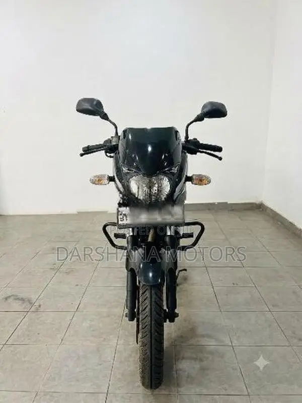 Bajaj Pulsar 180 2017