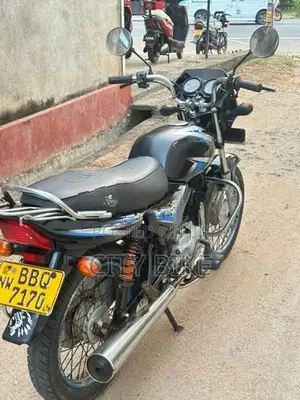Bajaj CT100 2014