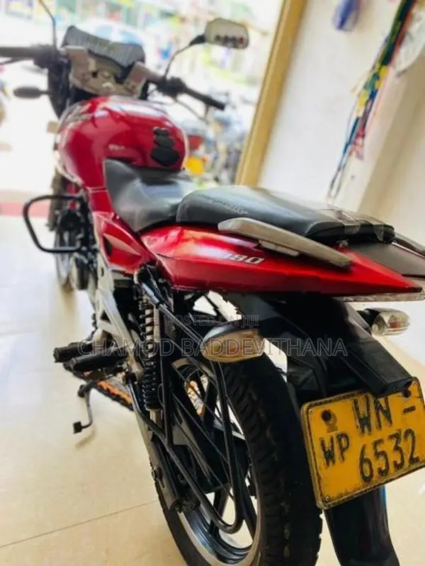 Bajaj Pulsar 180 2011