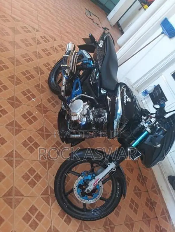 Bajaj Pulsar 150 2005