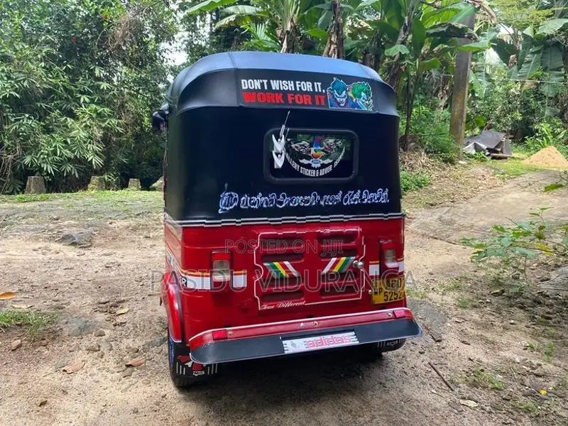 Bajaj RE 2015