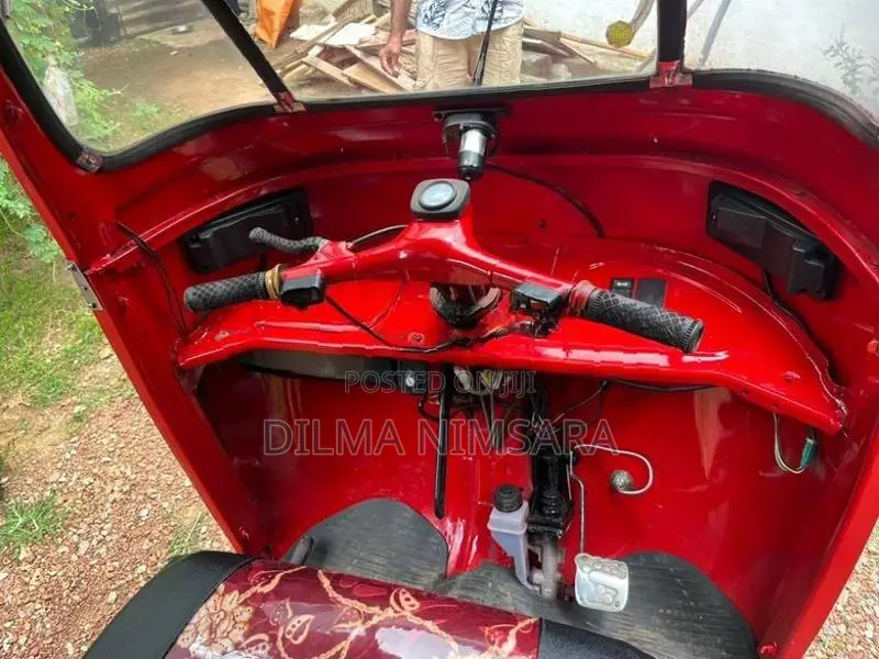 Bajaj RE 2003