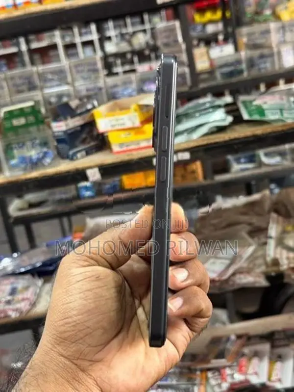 Black view Wave 8 (Used)
