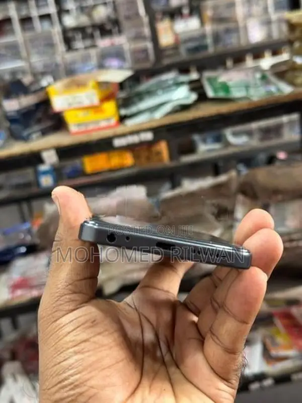 Black view Wave 8 (Used)