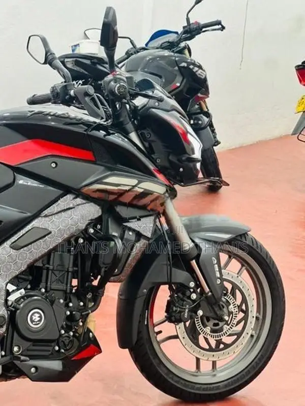 Bajaj Pulsar NS200 2025