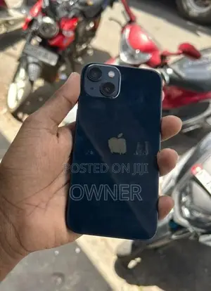 Apple iPhone 13 (Used)