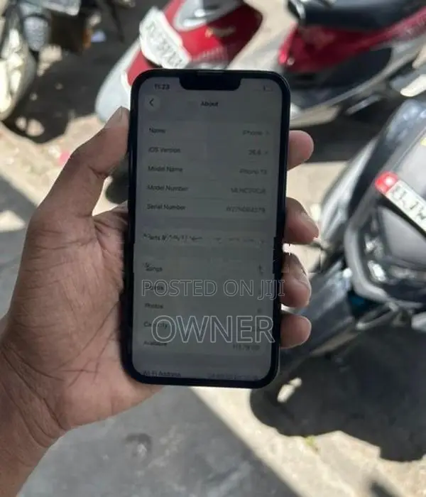Apple iPhone 13 (Used)