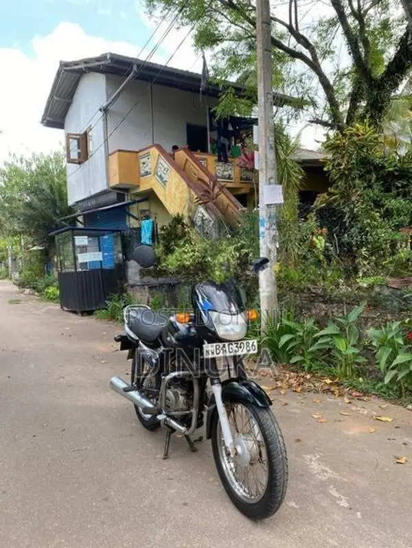 Bajaj CT100 2013