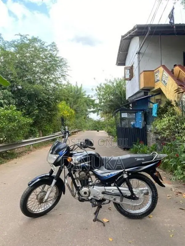 Bajaj CT100 2013