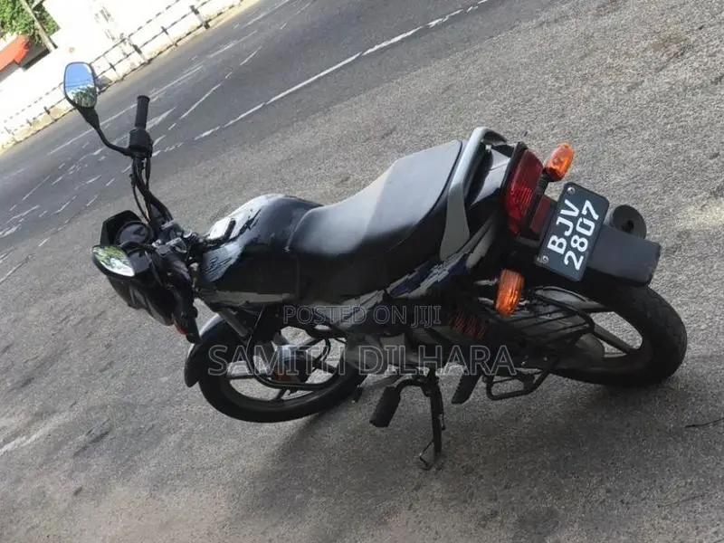 Bajaj CT100 2025
