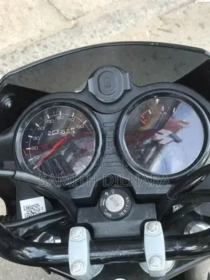 Bajaj CT100 2025