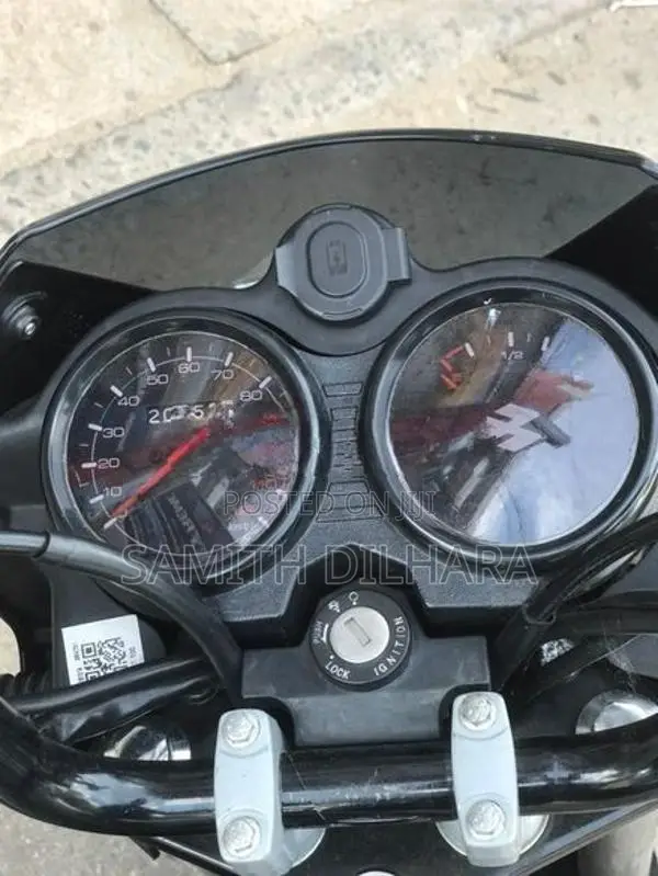 Bajaj CT100 2025