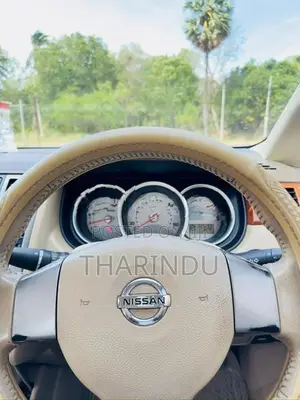 Nissan Tiida Latio CVT 2010
